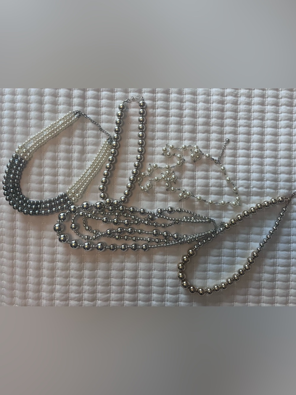 🌸SILVER AND PEARL COSTUME JEWELRY NECKLACE BUNDLE🌸